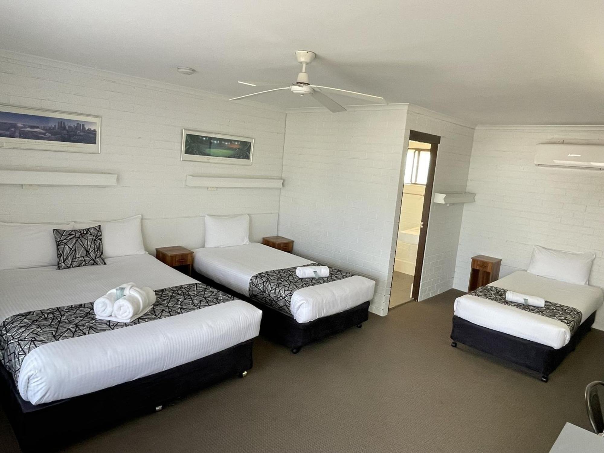Coastal Bay Motel Кофс Харбър Стая снимка
